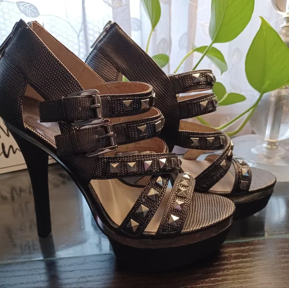 Michael kors silver shop platform shoes